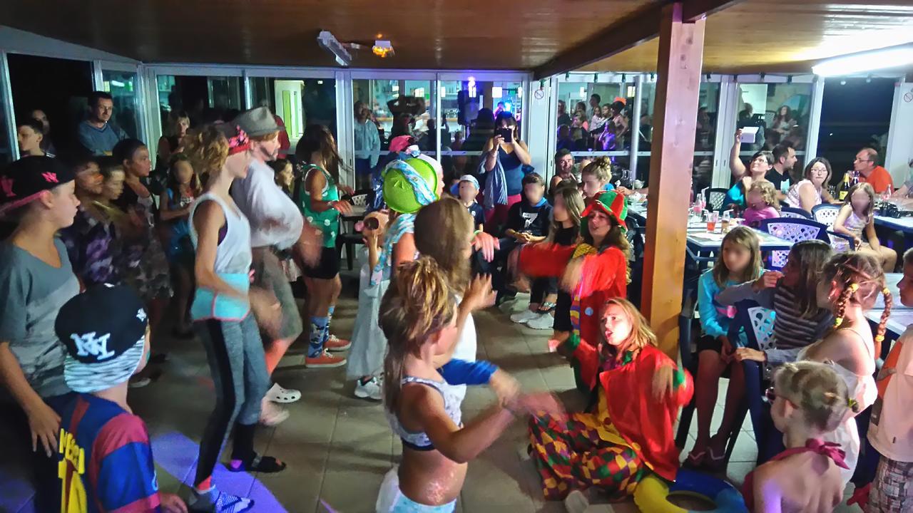 فندق سان-جورج-دي-ديدونفي  Camping Le Dauphin المظهر الخارجي الصورة