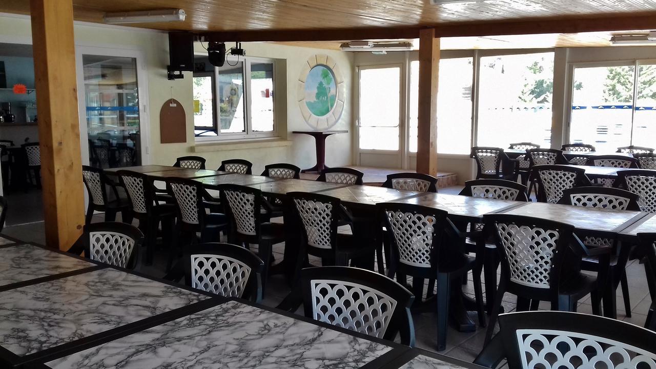 فندق سان-جورج-دي-ديدونفي  Camping Le Dauphin المظهر الخارجي الصورة